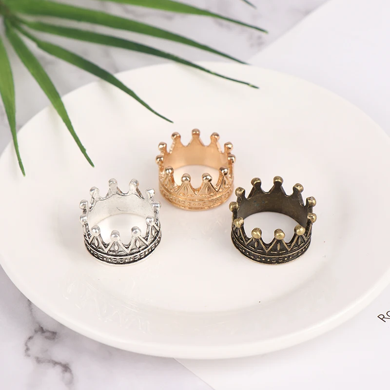 Dollhouse Miniature Metal Alloy Crown 1PC