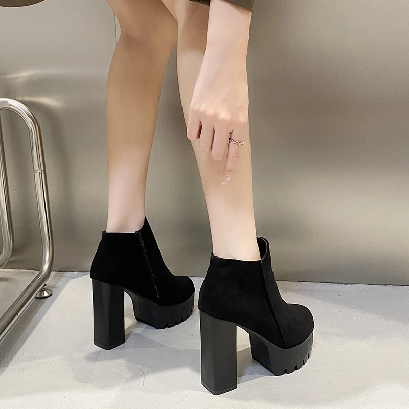 Zonxan Sexy Pointed-Toe Pumps Woman Boots Luxury Outdoor Shoes Red Bottom  Lipstick High Heels New Season Booty Style for Delicate Women Astribooty  Ankle Boot Sh - China Shoes and Women Casual Shoes