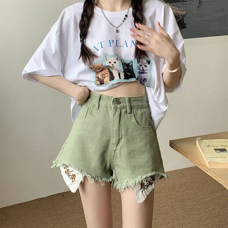 2024 Summer New Women High Waist Button Solid Color Spliced Pocket Tassel Embroidery Fashion Retro A-line Casual Wide Leg Shorts