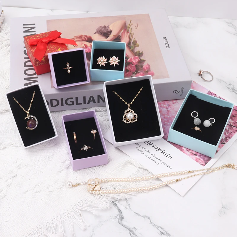 Рисунок 5 - Цветная бумажная шкатулка для украшений