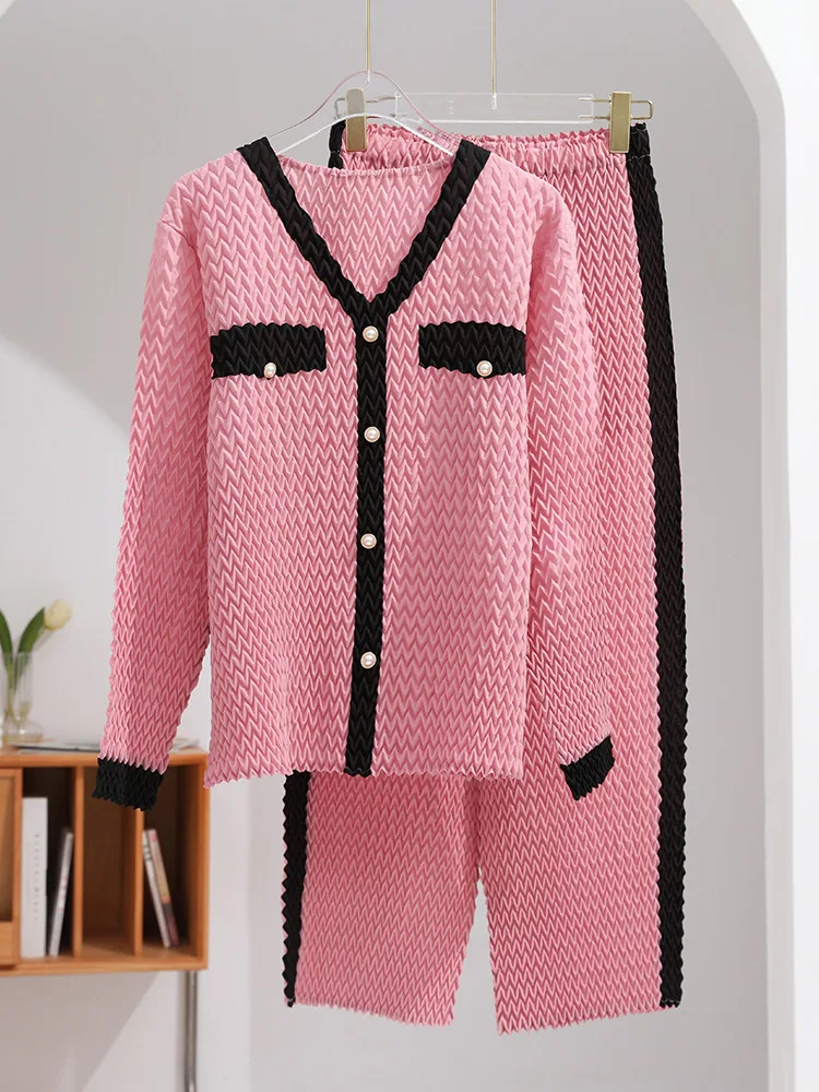 Miyake Pineapple Pleated Pants Suit Women 2023 Autumn Contrast Color Loose V-neck Long-sleeved Top Straight Pants Two-piece Set