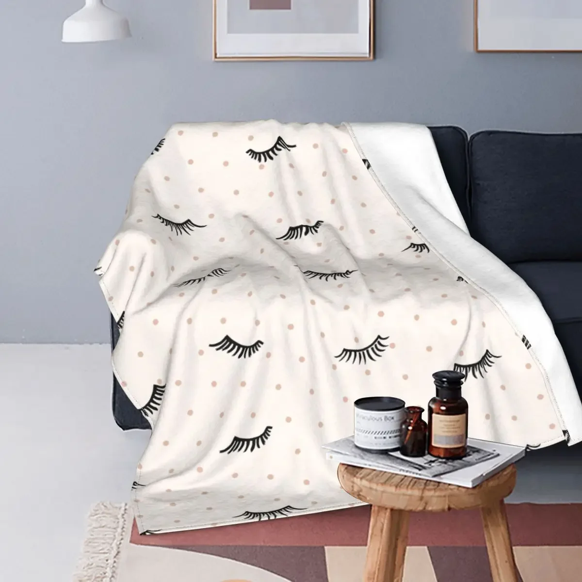 

Cartoon Eyelash Wool Blanket Closed Eyes Vintage Throw Blankets for Sofa Bedding Lounge 150*125cm Bedspreads