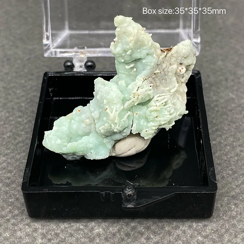 100%  Natural gibbsite （Ultraviolet fluorescence effect green）Mineral Specimens Stones and Crystals Healing Crystal