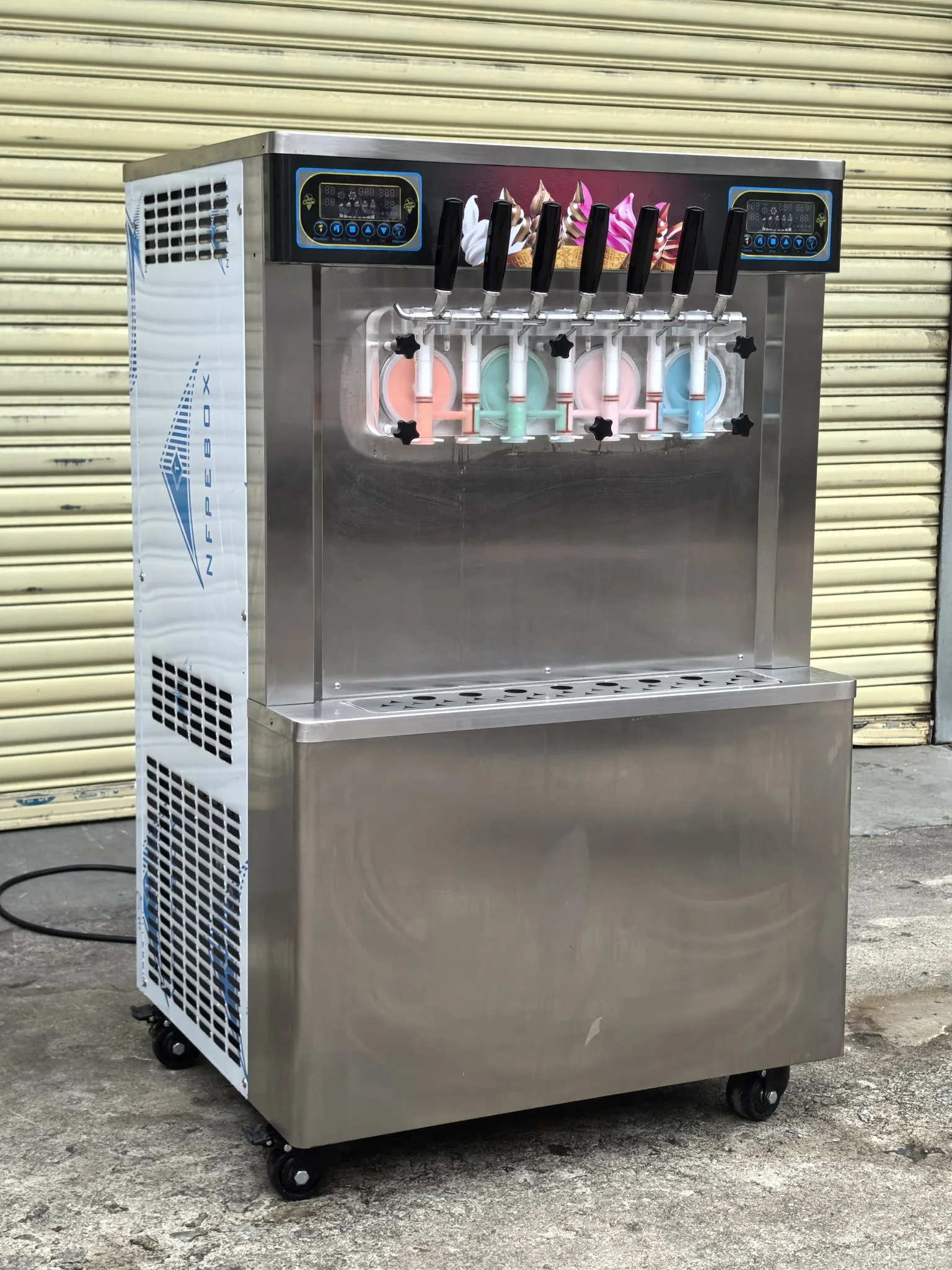 Mvckyi new 7 Flavors Soft Serve Ice Cream Machine Commercial Freezing Equipment 4+3 MIX sundae Soft Serve Ice Cream Machine 2