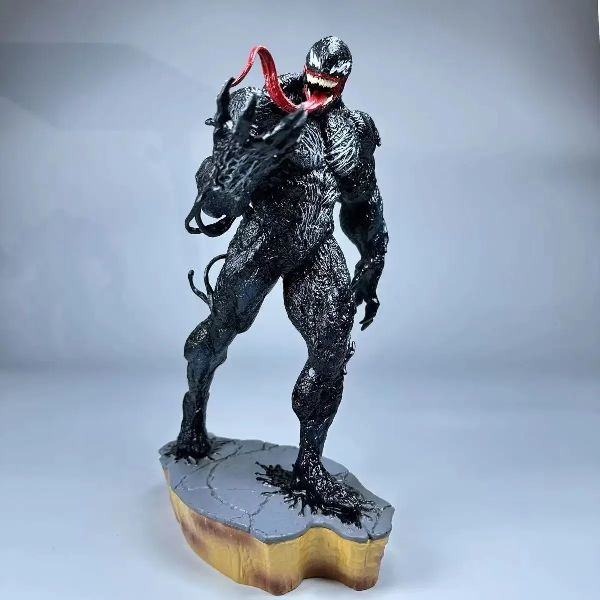 Venom フィギュア 約30cm ブラック Amazon.co.jp: ムービー・マスターピース ヴェノム:レット・ゼア