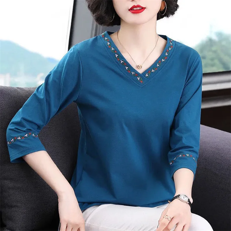 

Vintage Embroidery Korean Fashion V Neck Three Quarter Sleeve Cotton Basic T Shirt Women Spring Autumn Casual Loose Ladies Tops