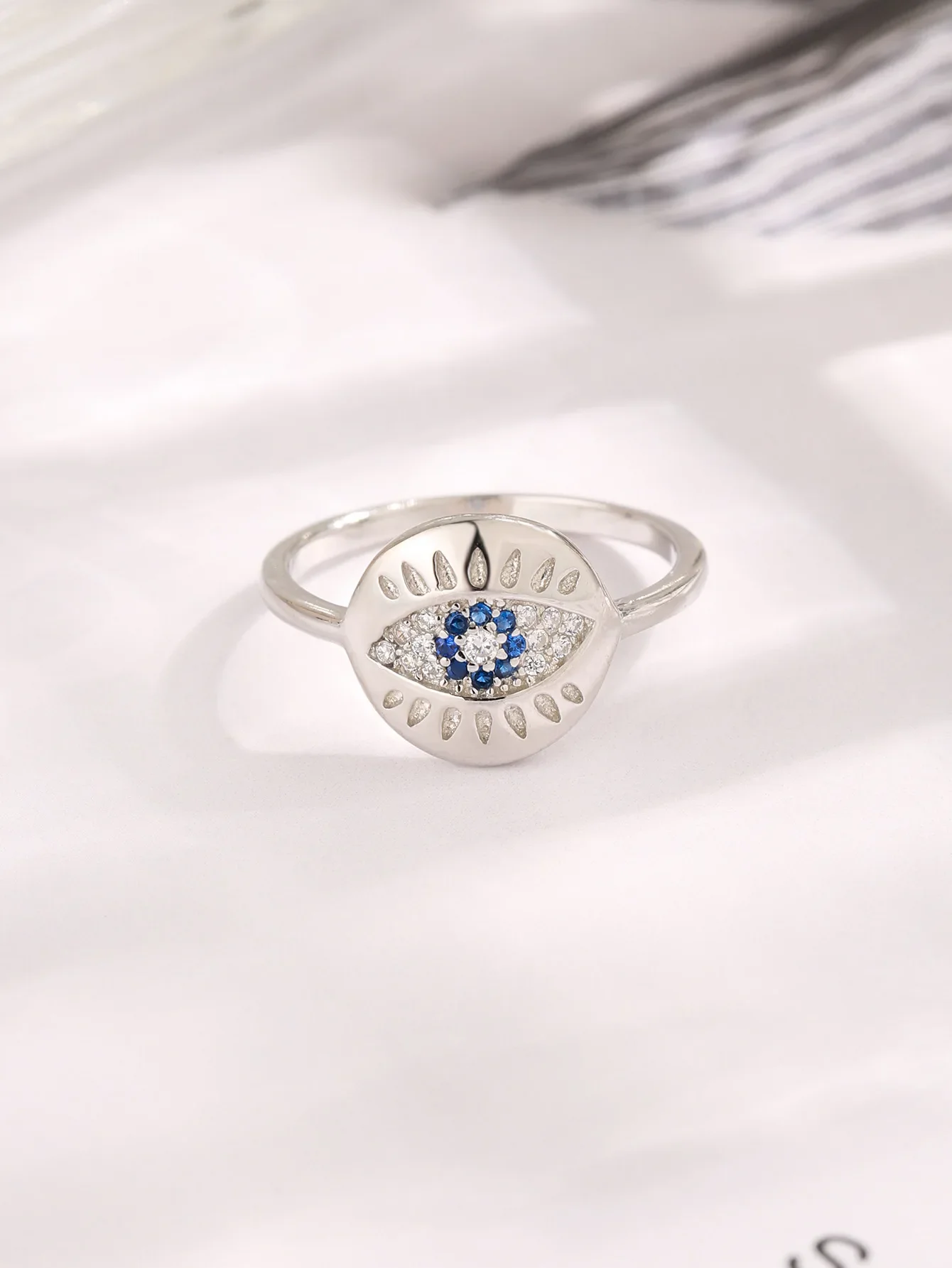 

2023 Factory New Product 100% 925-Silver "Blue eye" Ring with Zircons, Fashion Sweet Style for Daily Wear or as a Gift