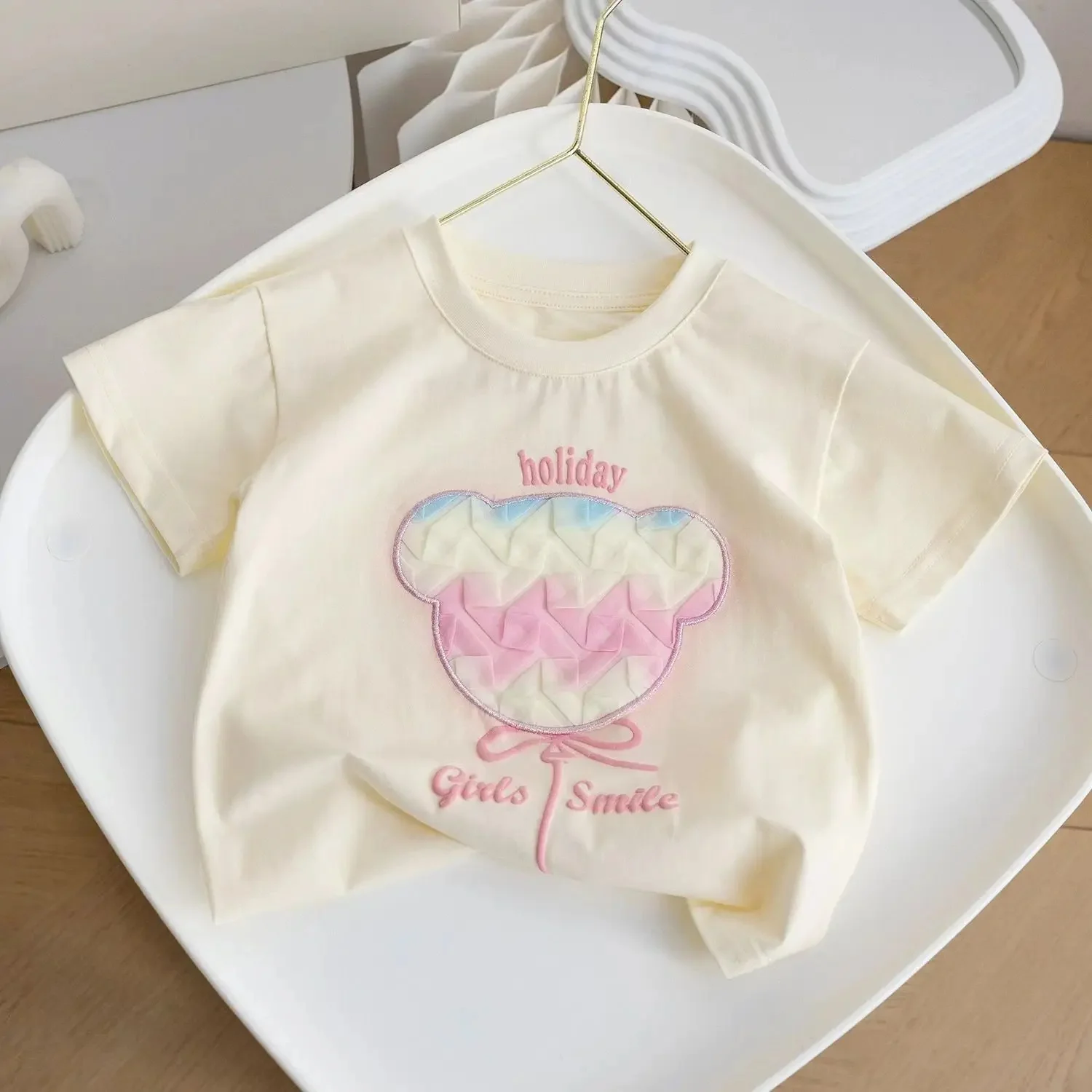 Beige short T embroidered bear