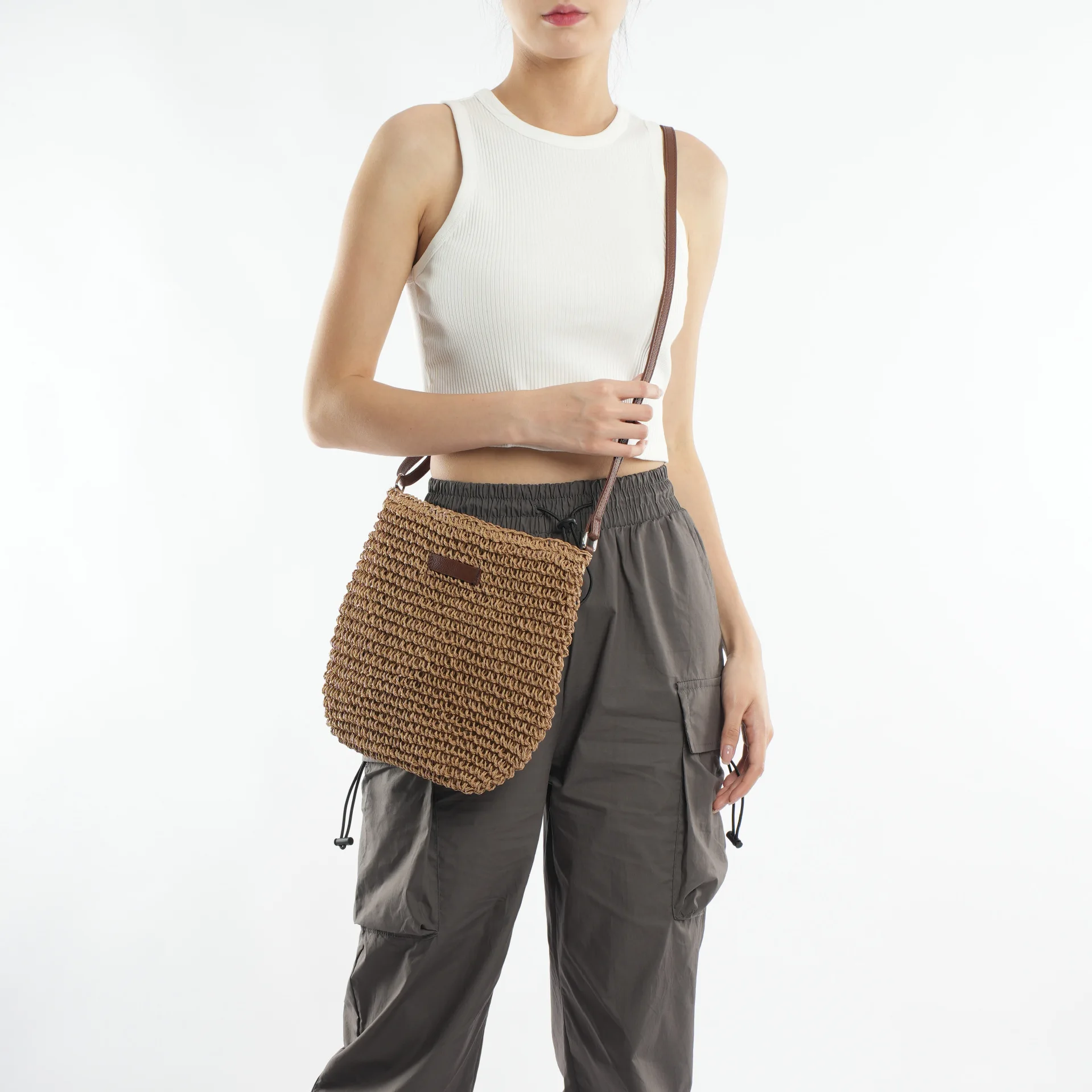 Stroh gestrickte Geldbörsen und Handtaschen Frauen beige Umhängetaschen Sommerferien Bast gewebte Seiten tasche Damen Cross body Strand taschen – Detail 5