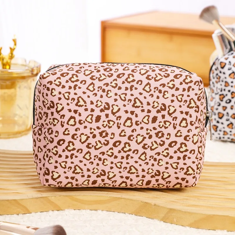 

Retro Leopard Print Makeup Bag Cute and Fashion Cosmetic Bag With Zipper Small Pouch Travel Essentials for Women