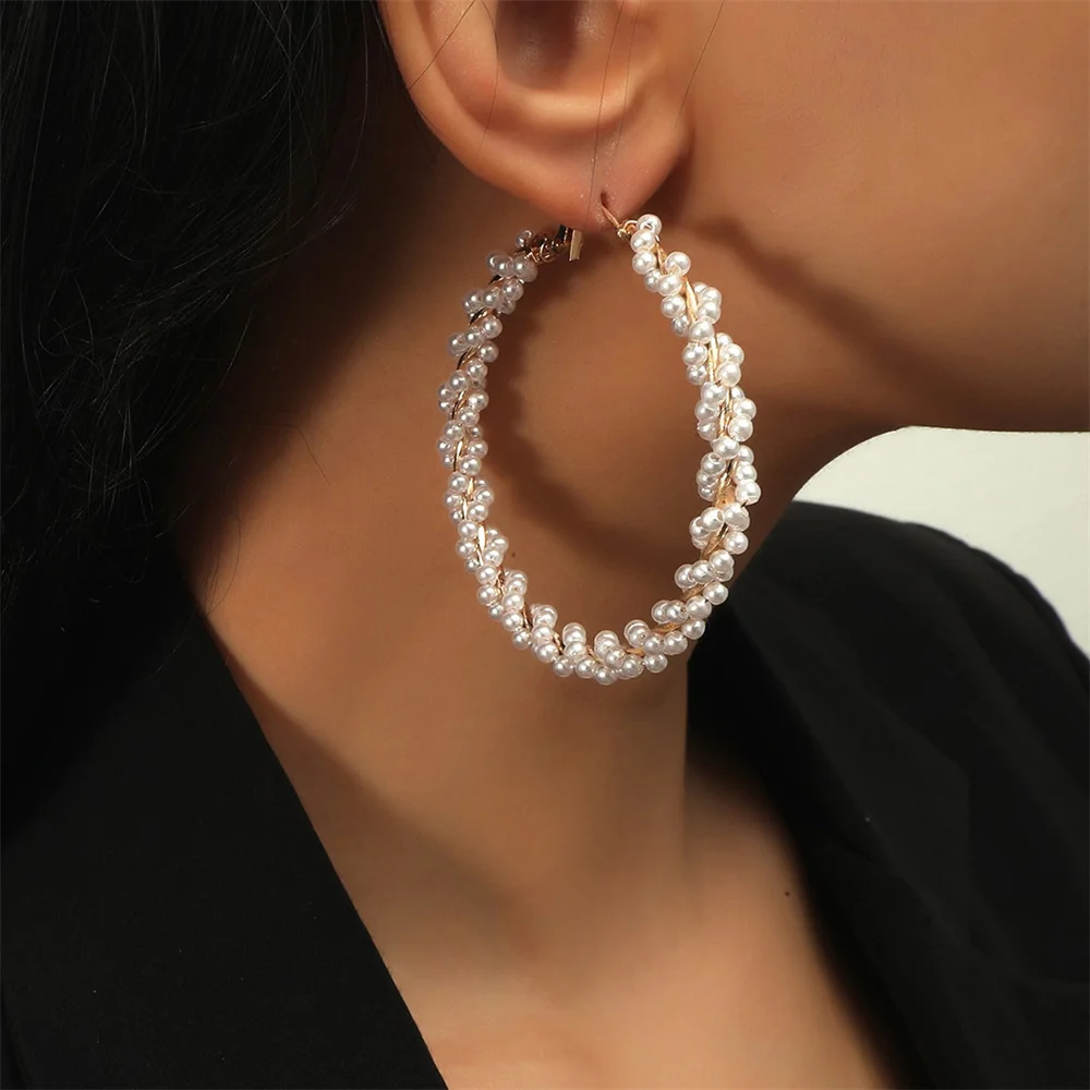 

NCEE 2023 New Temperament Fashionable Circle Rice Beads All-match High-end Sense Pearl Niche All-match Earrings Jewelry Gifts