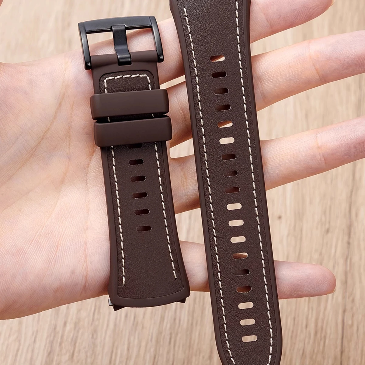 Luxury Leather Quick-Release Strap for Smartwatches - Premium No-Gap Design