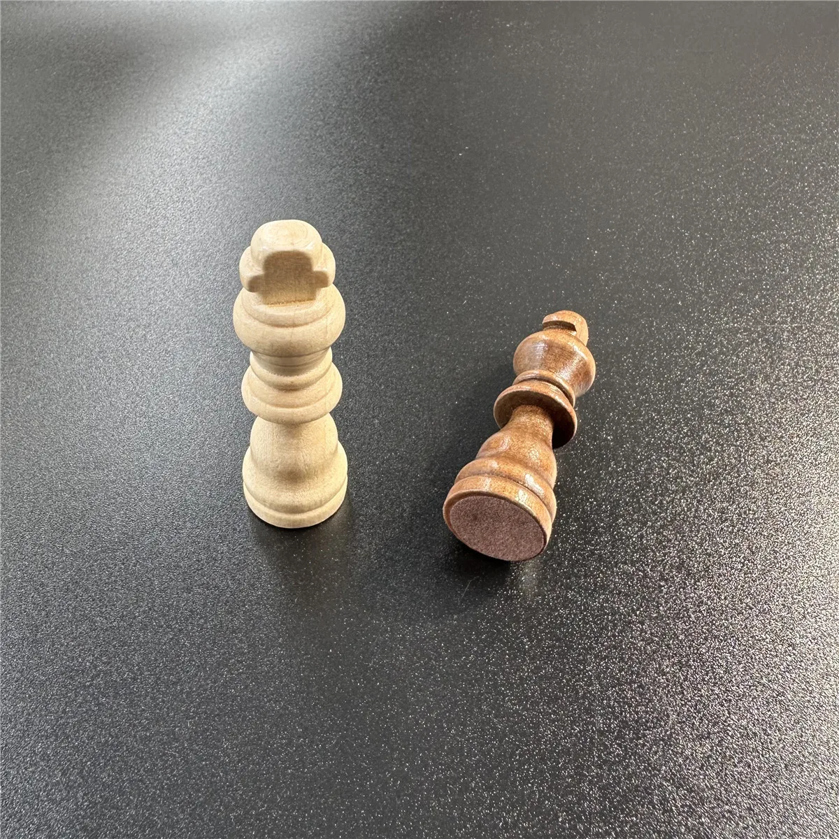 2.5-inch Chess Pieces Set 32 Table Puzzle Entertainment Game chess pieces and board