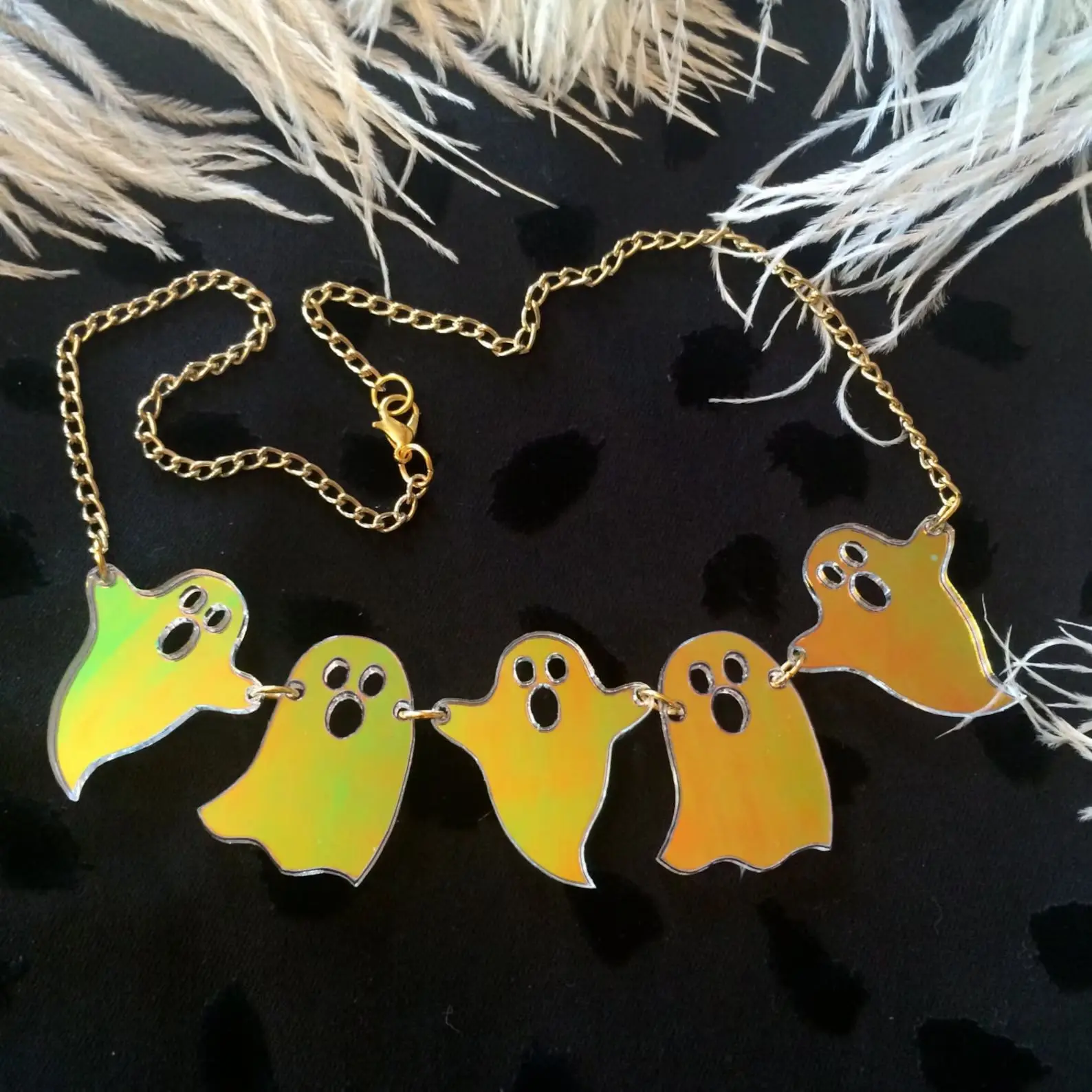 

New Exaggerated Halloween Necklace Phantom Shining Ghost Acrylic Cute Splice Necklace Halloween Decorative Gift