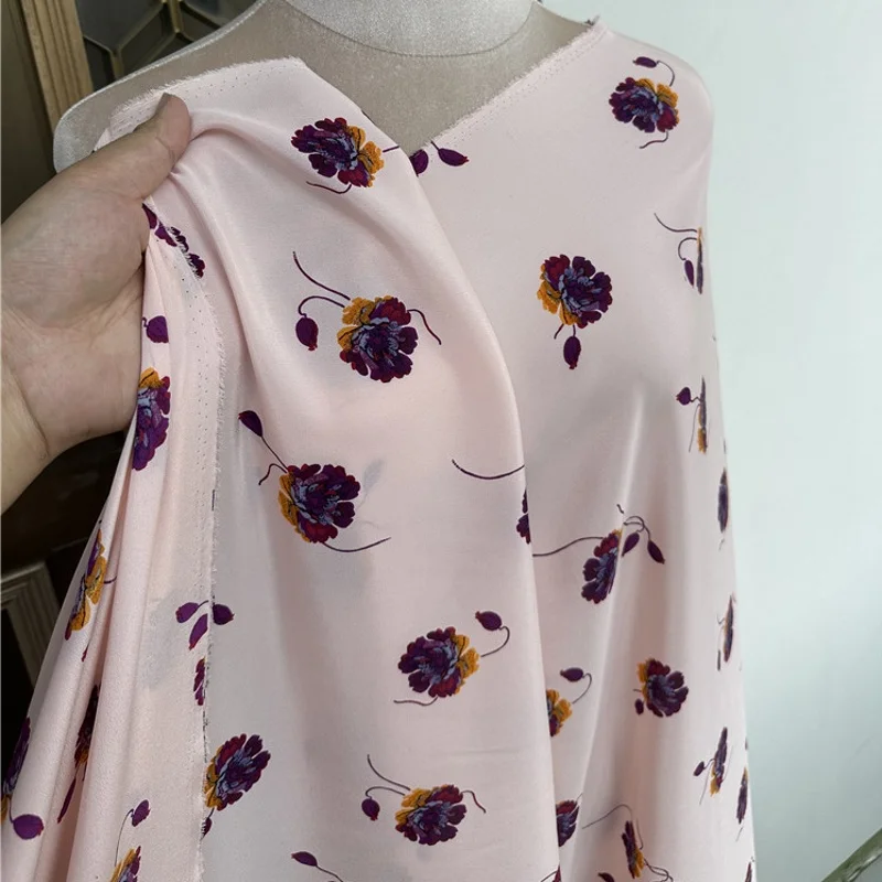 

1 meter 100% Mulberry Silk 18 momme Crepe Silk Pink Floral Printed 140cm 53" wide by the yard JJ461