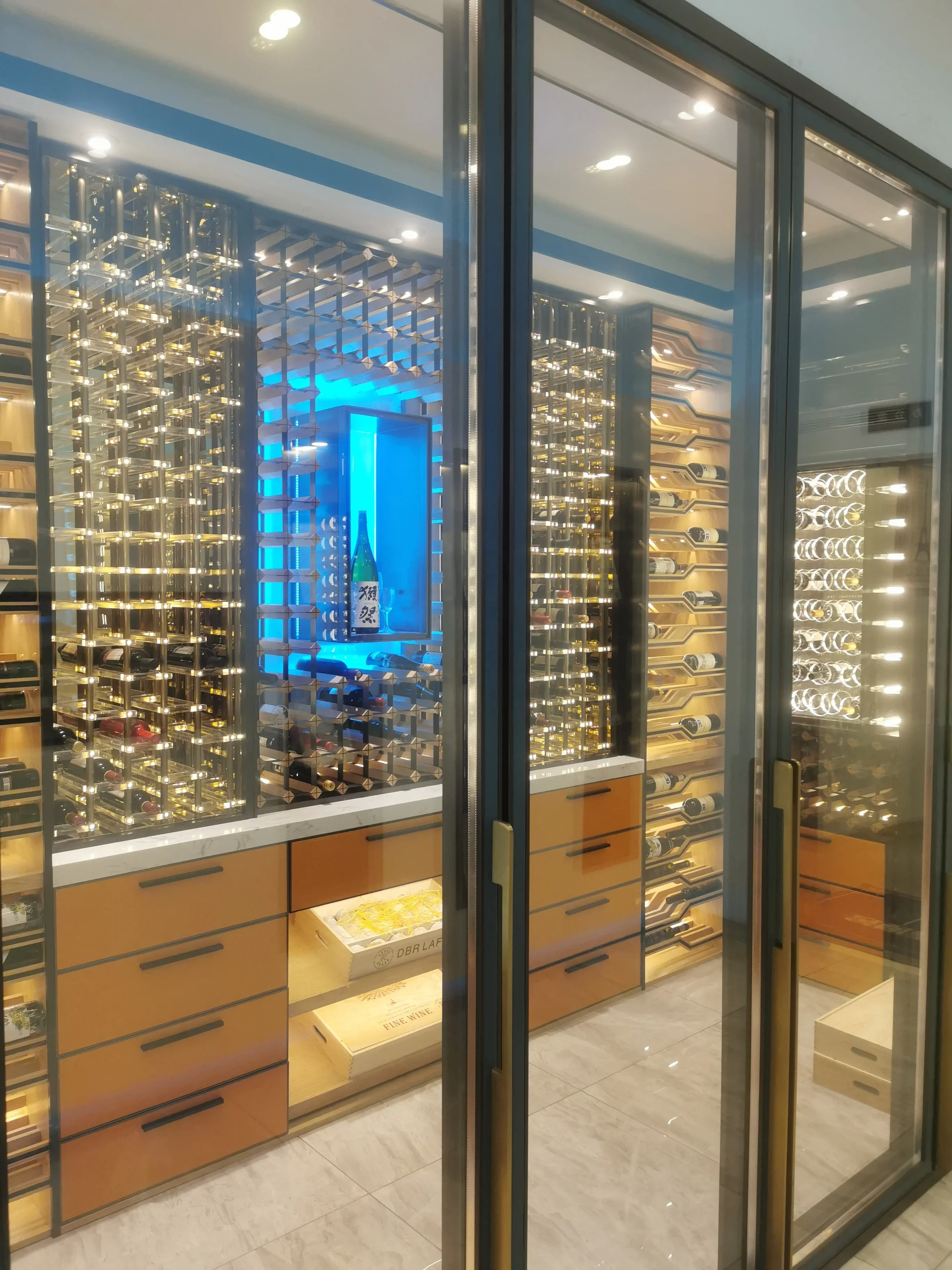 Luxury Glass Wine Cellar Display Rack Stainless Steel Wine Locker For Bar Living Room Furniture Or Home