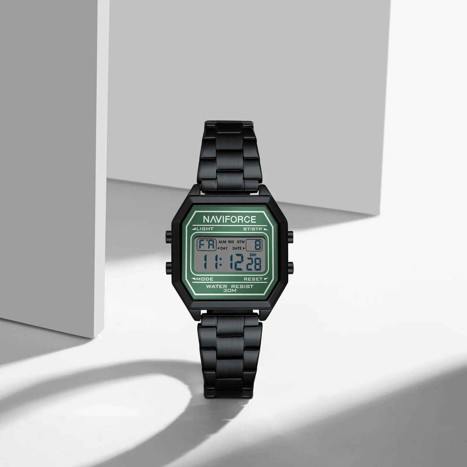 Naviforce 5063 Women's Watch description image 3
