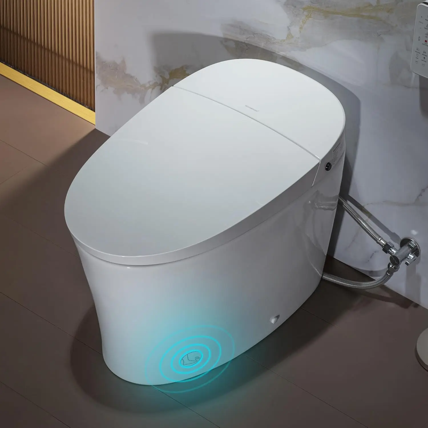 Smart Bidet Toilet Auto Open Close Auto Flush Foot Sensor Operation Heated Seat and Integrated Multi Function Remote Control