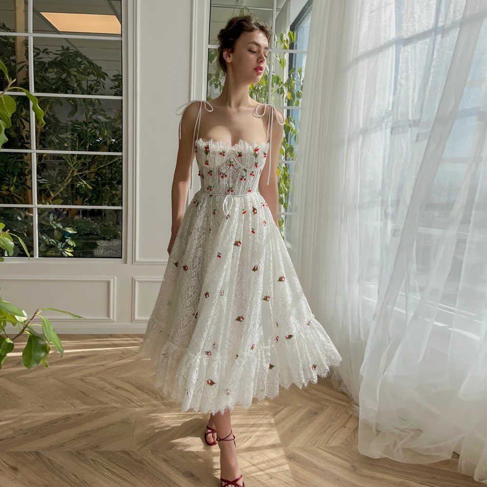

Ivory Lace Spaghetti Strap Prom Dresses Sweetheart Sleeveless Party Gowns A-Line Cherry Evening Dress Tea Length فساتين السهرة