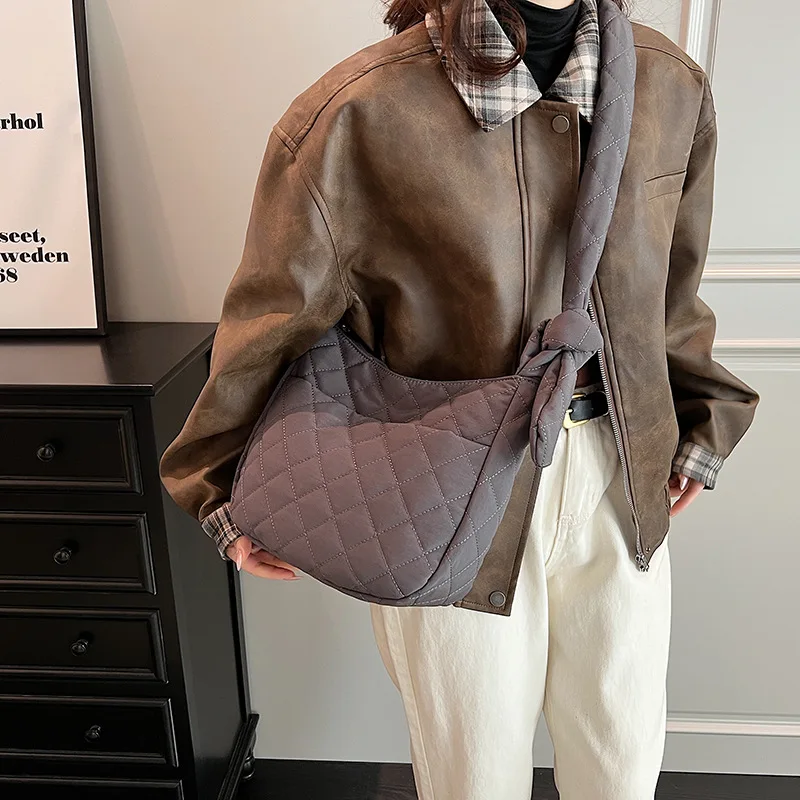 Shoulder Bag New Large Capacity Popular Design Daily Commuting Crossbody Underarm Bag for Women Phone Pouch Coin Purses Card Bag