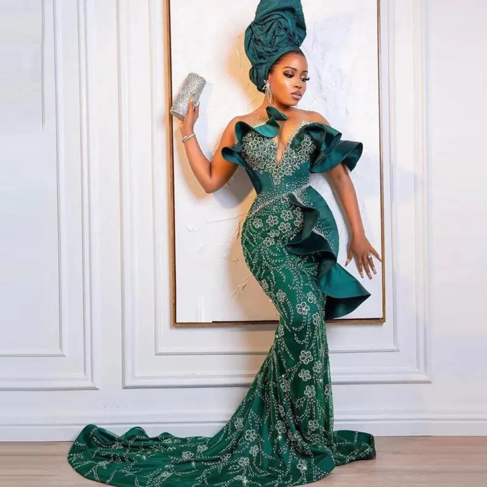 

2023 Sexy Mermaid Evening Dresses With Sleeveless Brading Ruffles Sweep Train Gown Embroidery FloorLength Dress