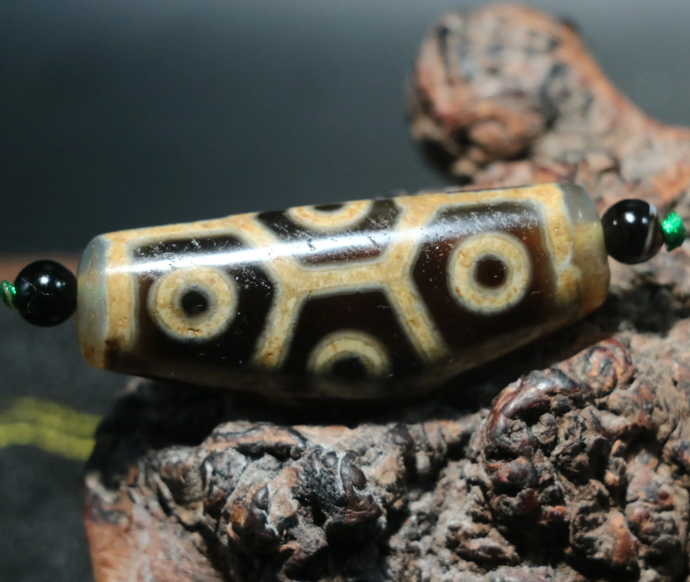 

UPD0316A11 Energy Tibetan old Agate 9 eye turtles shell vein Horn Shape dZi Bead Amulet Pendant A LKbrother Top Quality