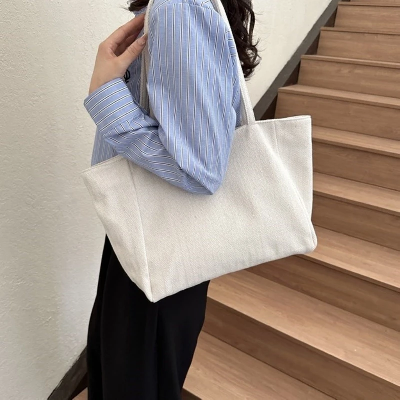 Trendy Canvas Shoulder Bag with Zipper Closure Perfect for Everyday Essentials