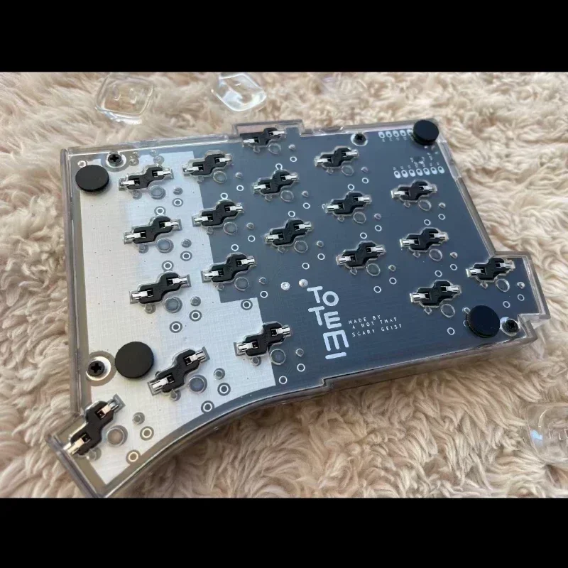 TOTEM 分割キーボード（Choc v1リニア／Bluetooth対応） TOTEM 分割キーボード（Choc v1リニア／Bluetooth対応） TOTEM