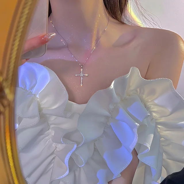 New Fashion Trend Unique Design Delicate Zircon Cross Pendant Necklace for Men and Women Couples Jewelry Party Premium Gifts 4
