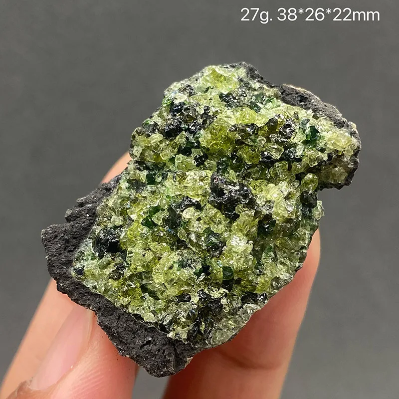 100%  Natural  Peridot Mineral Specimens Stones and Crystals Healing Crystalfrom China