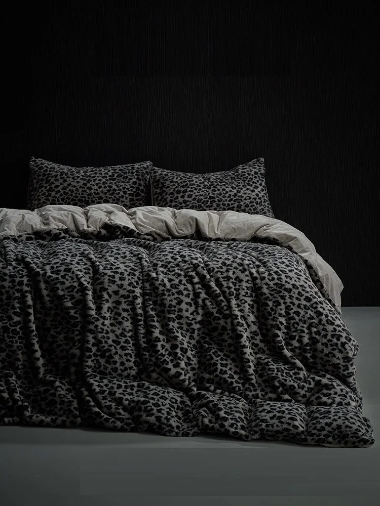 Leopard Plush Winter Bedding Set 4