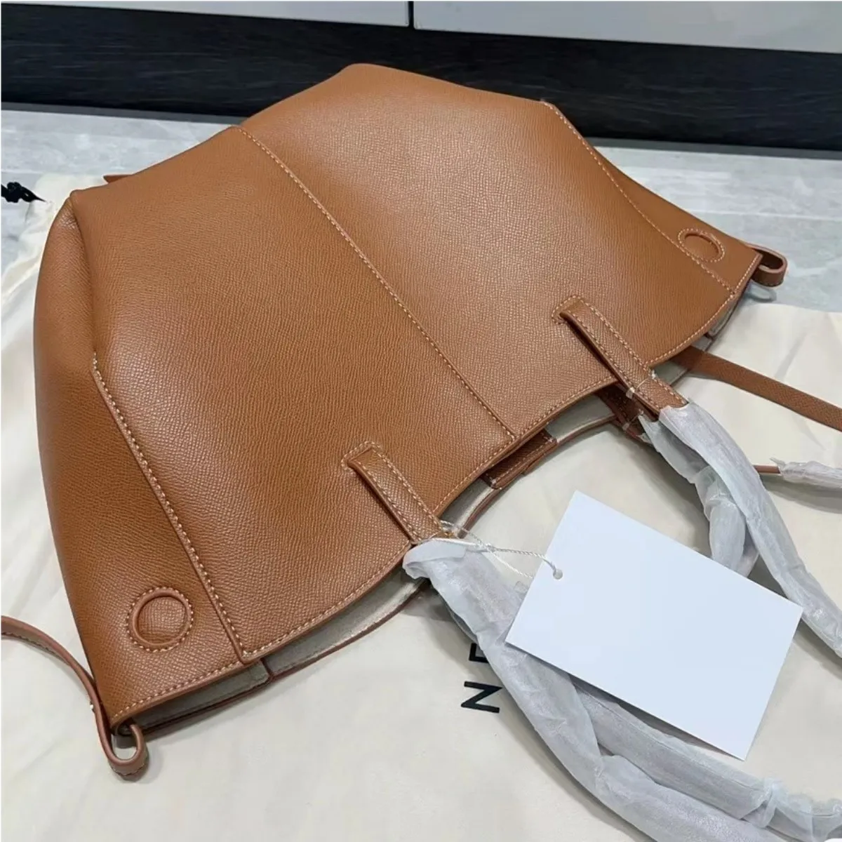 2024 Luxury Designer Shopping Tote Bags Women Cyme Handbags Large Capacity Genuine Leather Dumpling Bag Ladies