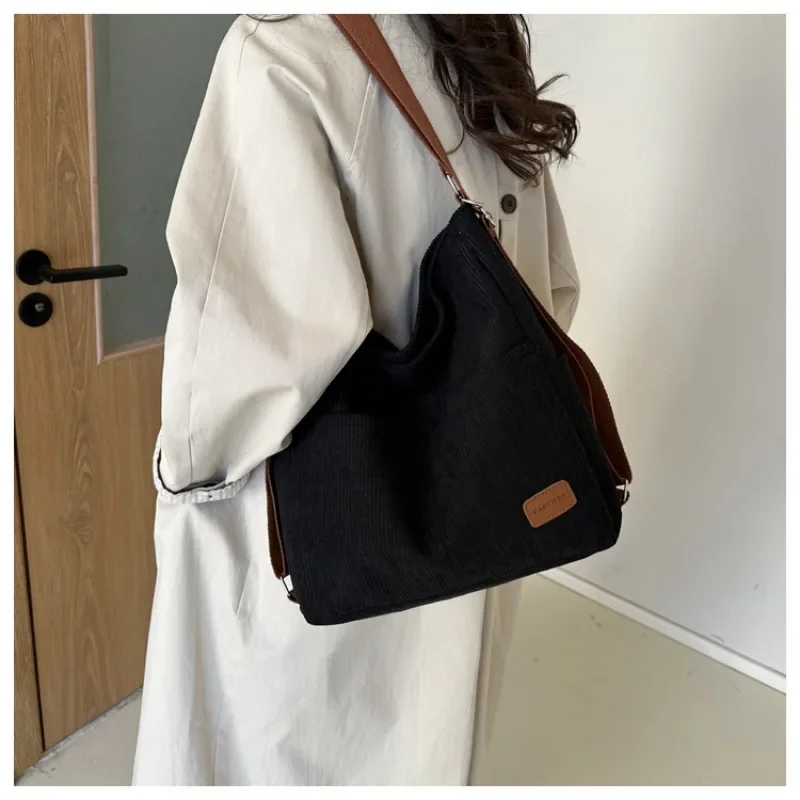 Large Capacity Canvas Luxury Brand Shoulder Bag Women's New Shoulder Bag Student Commuting Underarm Double Shoulder Tote Bag