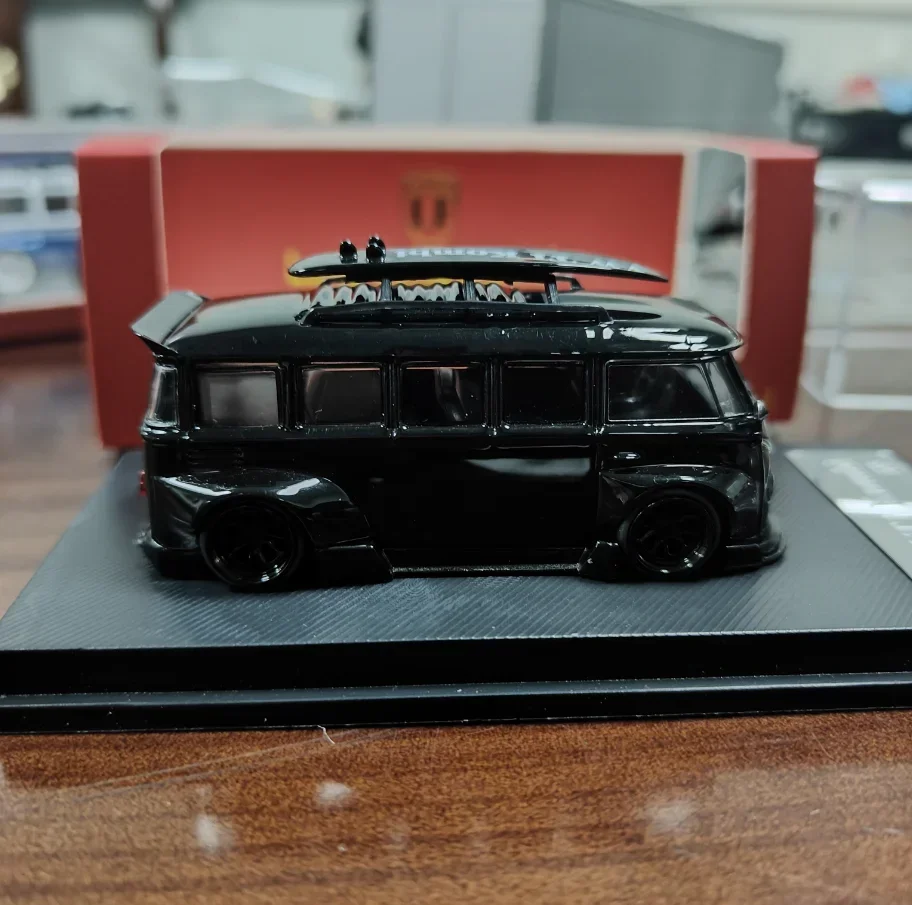 

LF Model 1:64 T1 Kombi Black warrior limited500 Diecast Model Car
