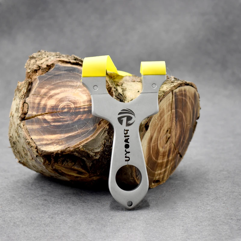 

Slingshot Set Hollow Design High Precision and Powerful Professional Slingshot with Flat Rubber Band for Outdoor Shooting