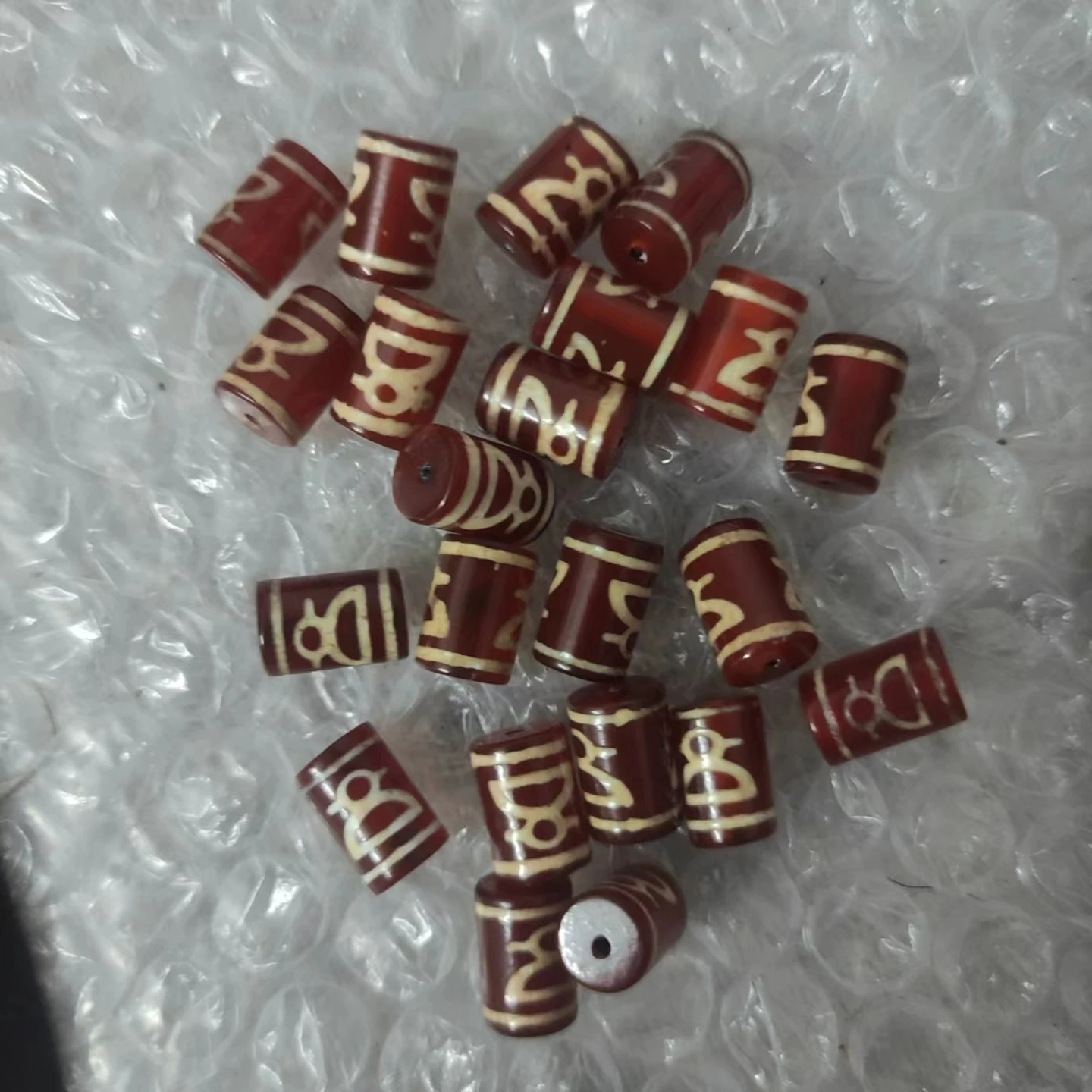 

50pcs/lot Natural Retro Red Bright Red Onyx Yellow Line Straight Dzi Beads Multiple Patterns jewelry folk-custom wholesale diy