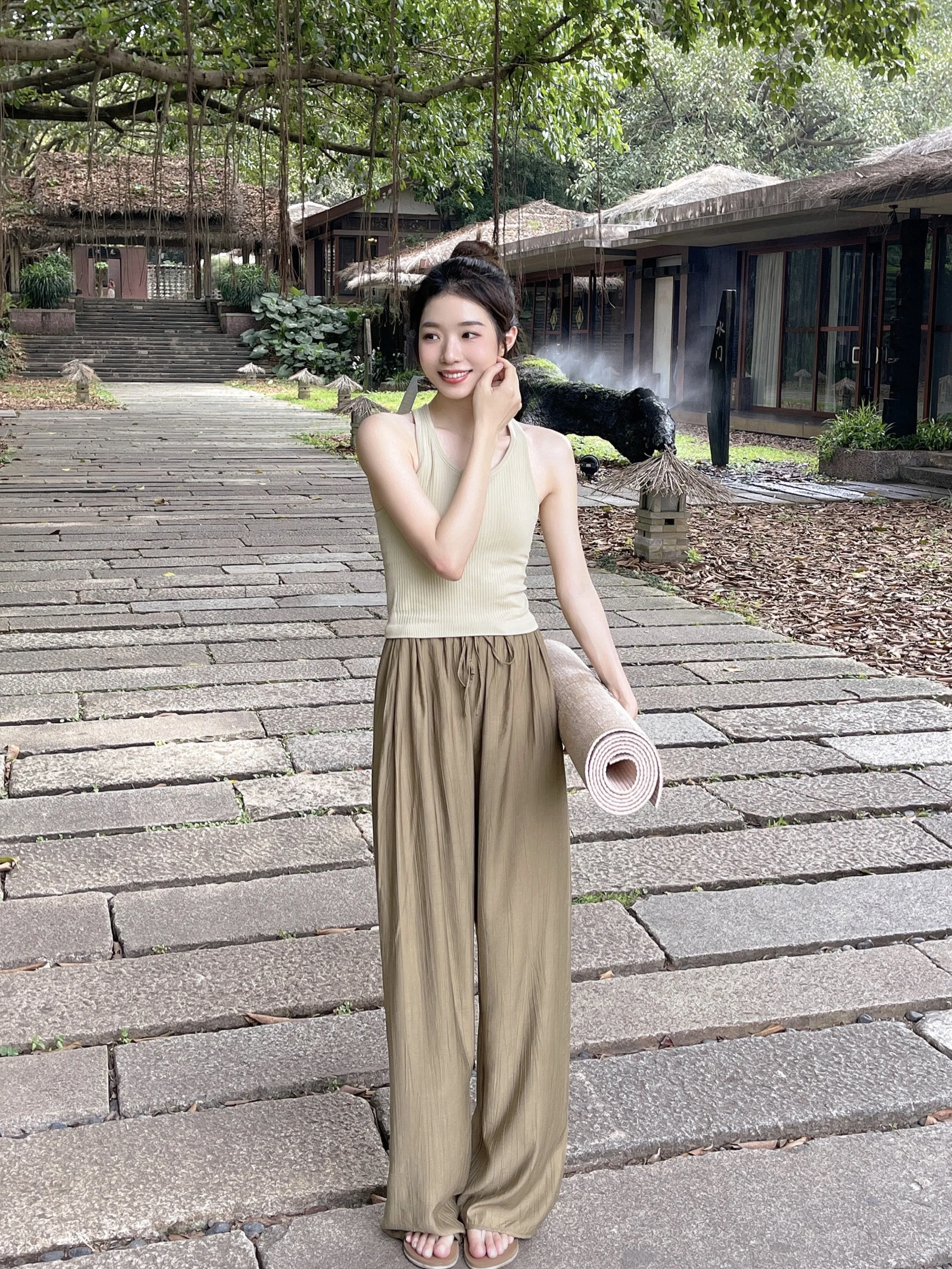 Yeung Sukhan/Pleat ÿ     ٸ   ¾ ȣ ĳ־  