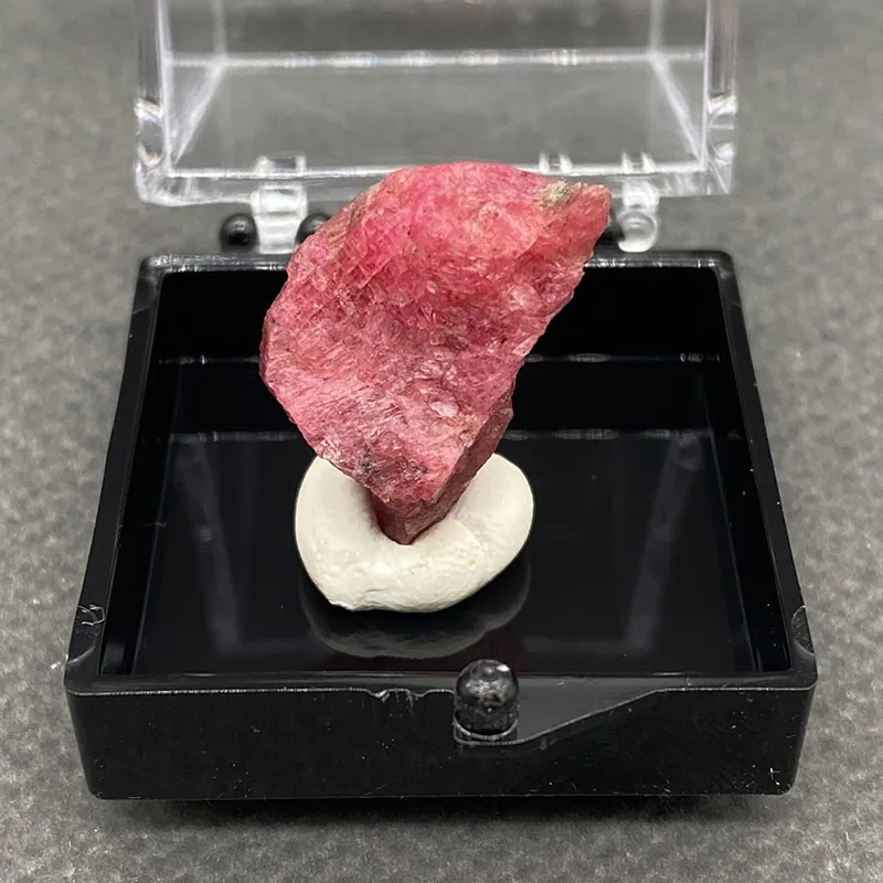 100%  Natural rhodochrosite Mineral Specimens Stones and Crystals Healing Crystal   +Box size:35*35*35 mm