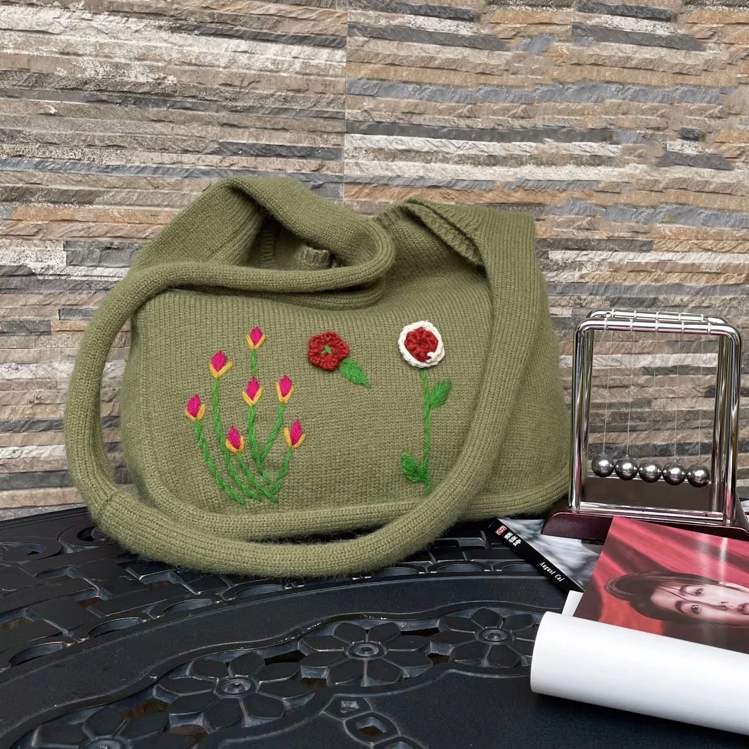 

Женская бананка Etsy ручной работы с вышивкой, вязаная крючком сумка-слинг в эстетике коттеджа, зимняя вязаная сумка-хобо среднего размера