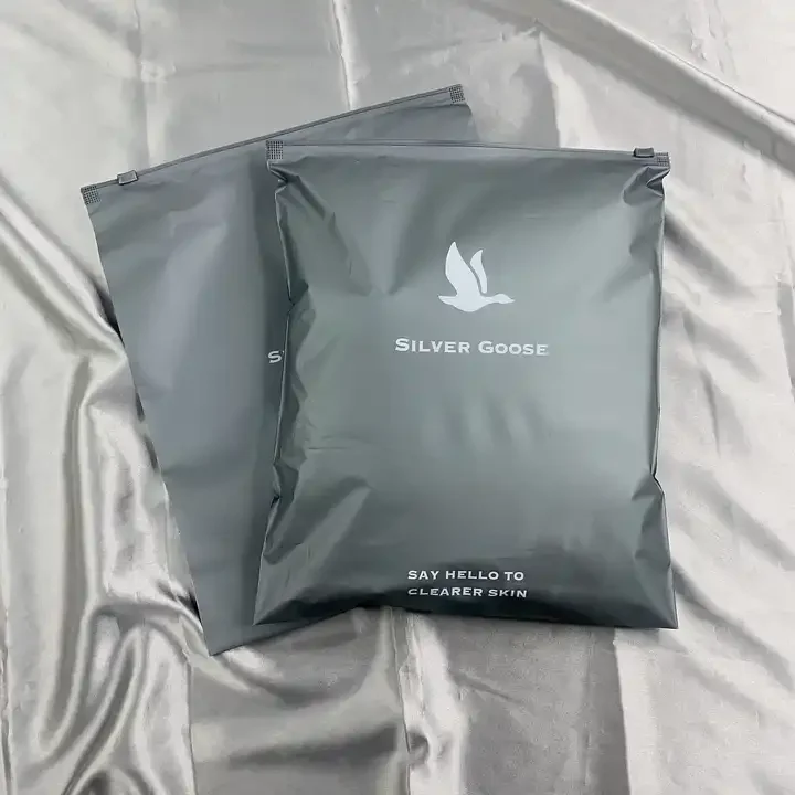 Mattschwarz gefrostete Reißverschlusstasche, individueller Kunststoff-Versand-T-Shirt-Druckverschluss, Kleidungsverpackungsbeutel, Kleidersack, 100 Stück – Detail 15