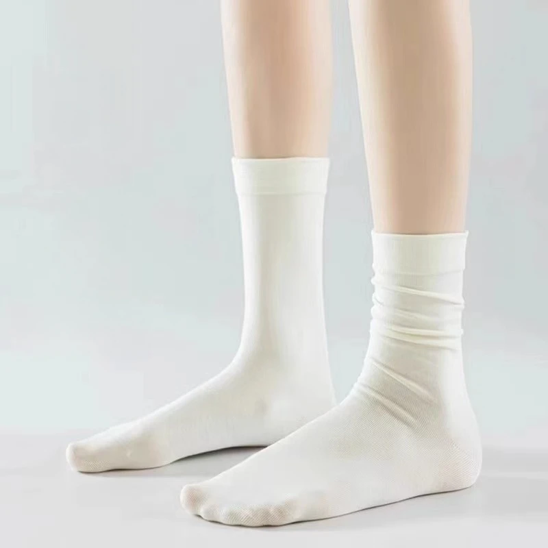 5 Pairs of Women's Mid-Calf Socks, Solid Color Flat Bottom Casual Socks, Black and White Spring and Autumn Socks - 5