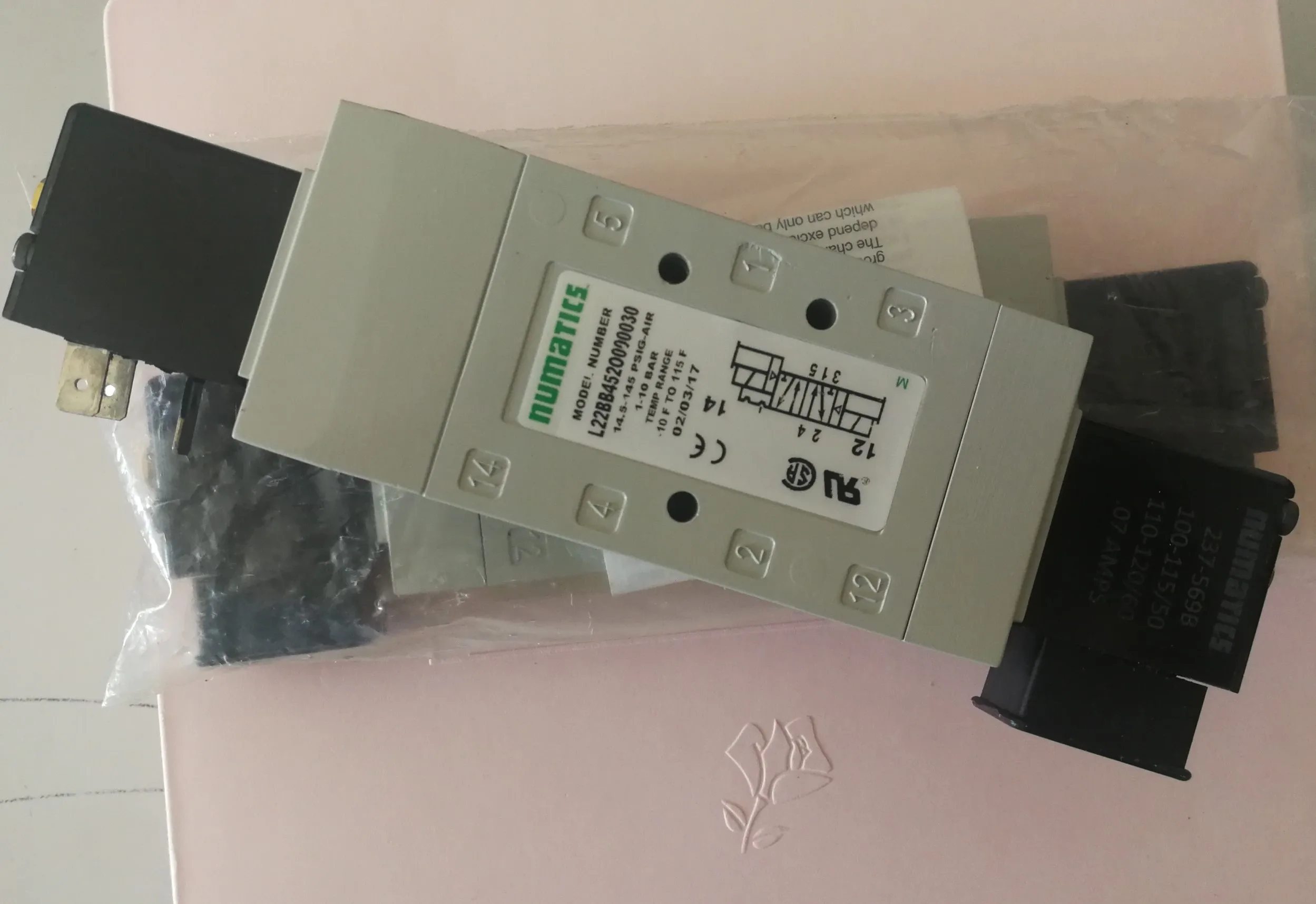 

Соленоидный клапан L22BB452O000030 оригинальный подлинный