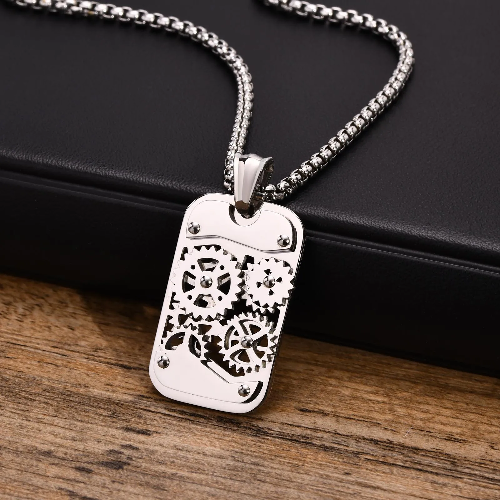 Vnox Spinner Gear Pendant Necklace for Men, Punk Machanical