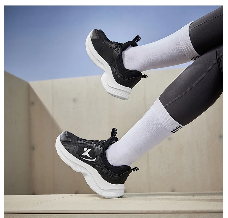 Xtep احذية الجري النساء عدم الانزلاق أحذية ناعمة خفيفة الوزن تنفس توسيد التدريب المرأة أحذية رياضية 877418110023