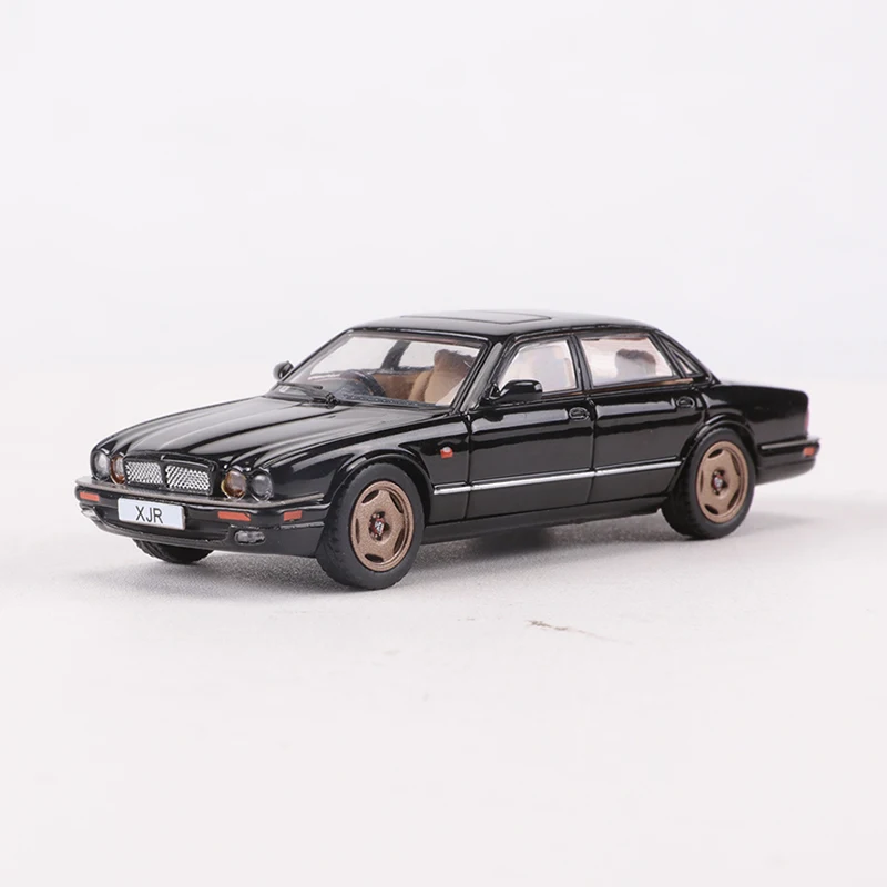 GCD 1:64 Jaguar XJ X300 Alloy Model Car Green/Black/Red/Bule/Silver 2