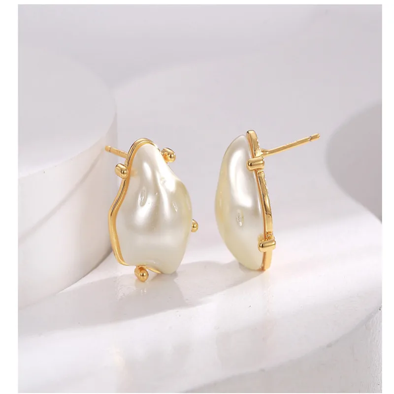 

French retro irregular pearl earrings for women Baroque palace style earrings