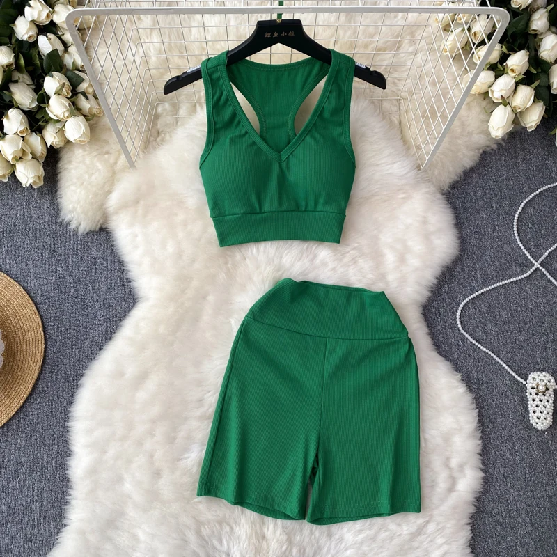

Летний спортивный костюм для отдыха, Женский пикантный Топ без рукавов с поясом и накладкой на груди и шорты с завышенной талией, костюмы из двух предметов K452