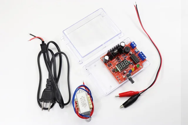 Module d'alimentation régulée DC réglable (0 - 30 V / 2 mA - 3 A) - KIT DIY  (souder soi-même) - Otronic