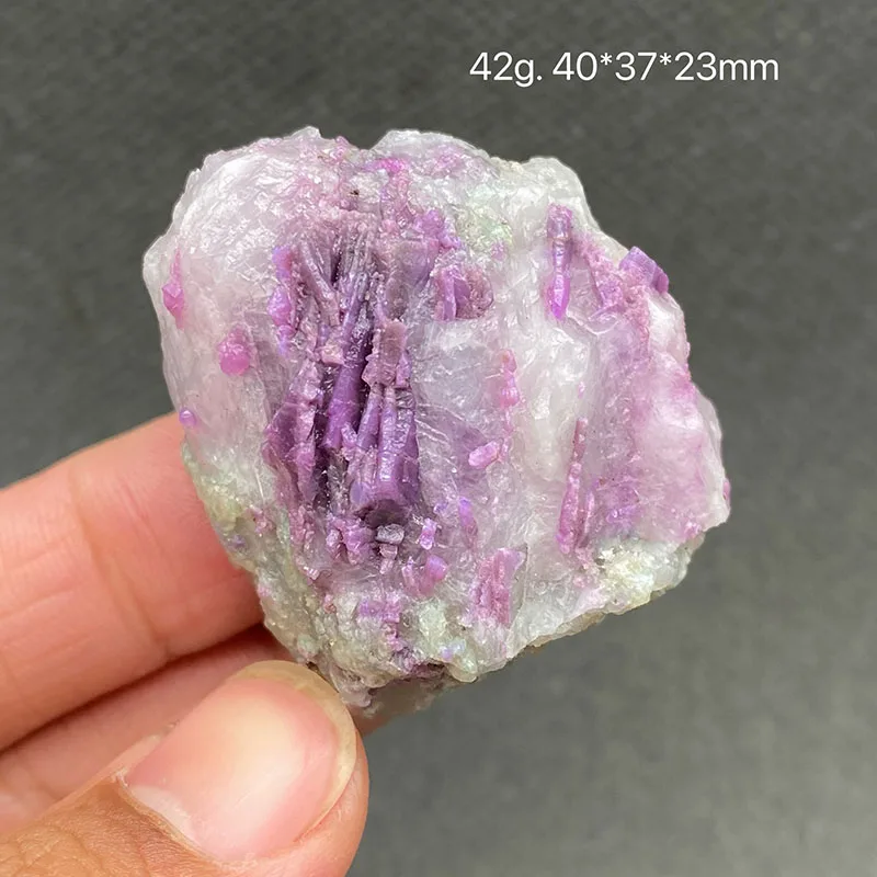 100%  Natural Myanmar ruby Mineral Specimens Stones and Crystals Healing Crystal