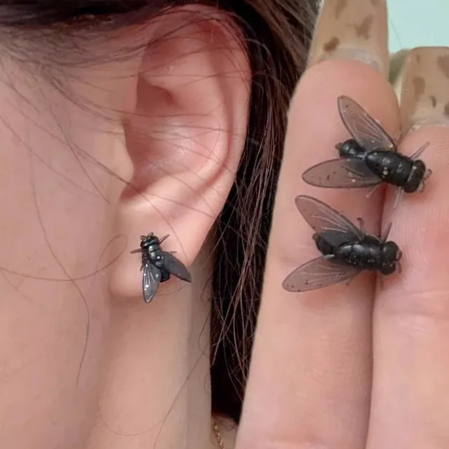 1pair Creative Abstract Flies Earrings for Women Funny Simulation Fly Insect Stud Earrings Party Jewelry Men and Women Gift